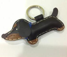 Aki the Dachshund Leather Keychain ( Black / Blue collar )