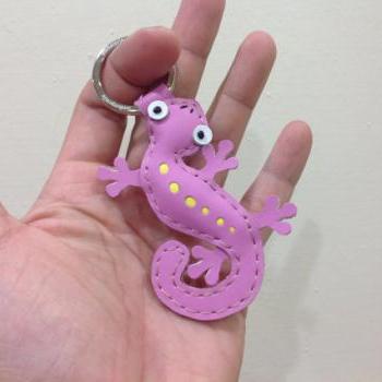 Joshua the Gecko leather keychain ( Pink )